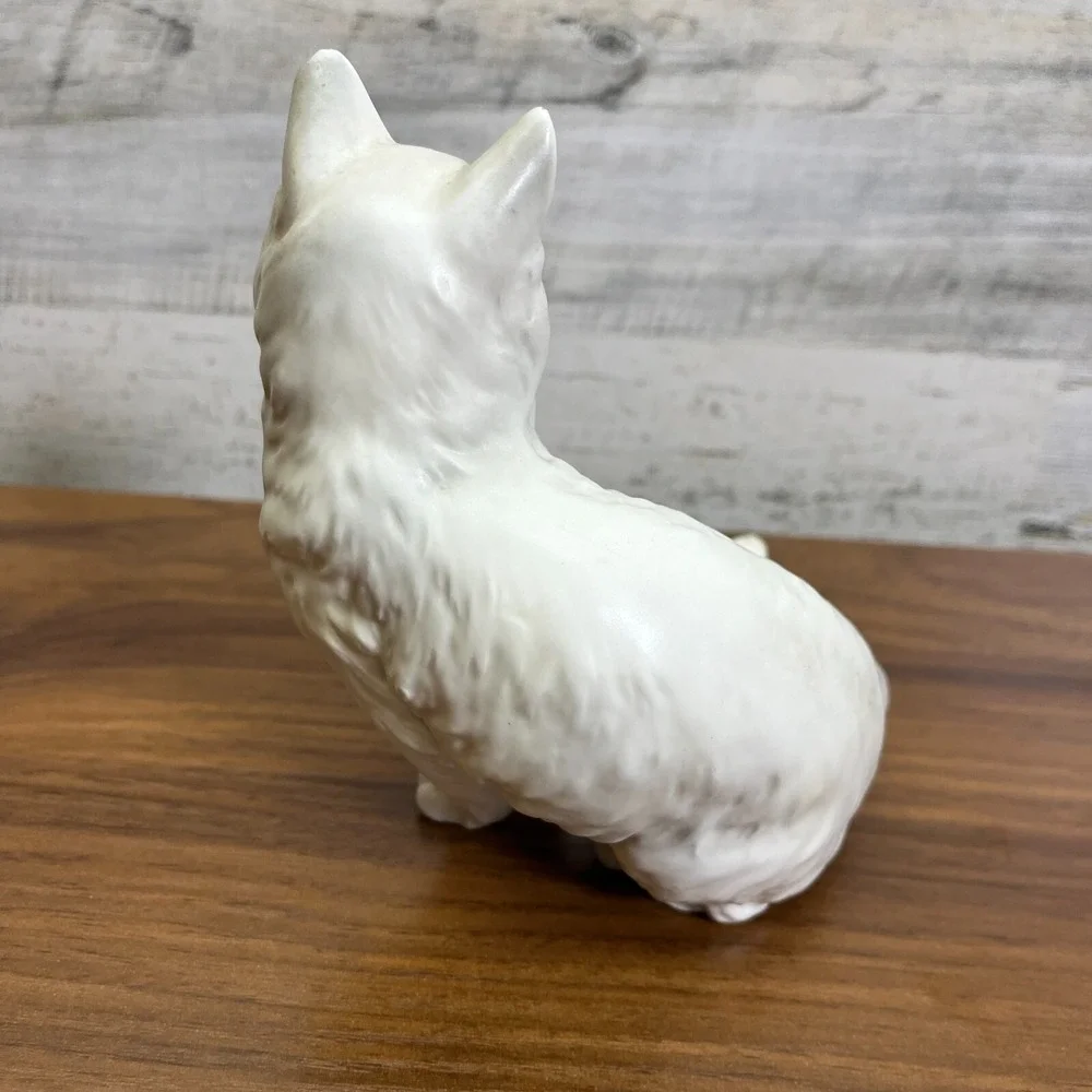 Vintage  LEFTON Fluffy‎ White Persian Kitten Porcelain Cat Tail Hang off Shelf